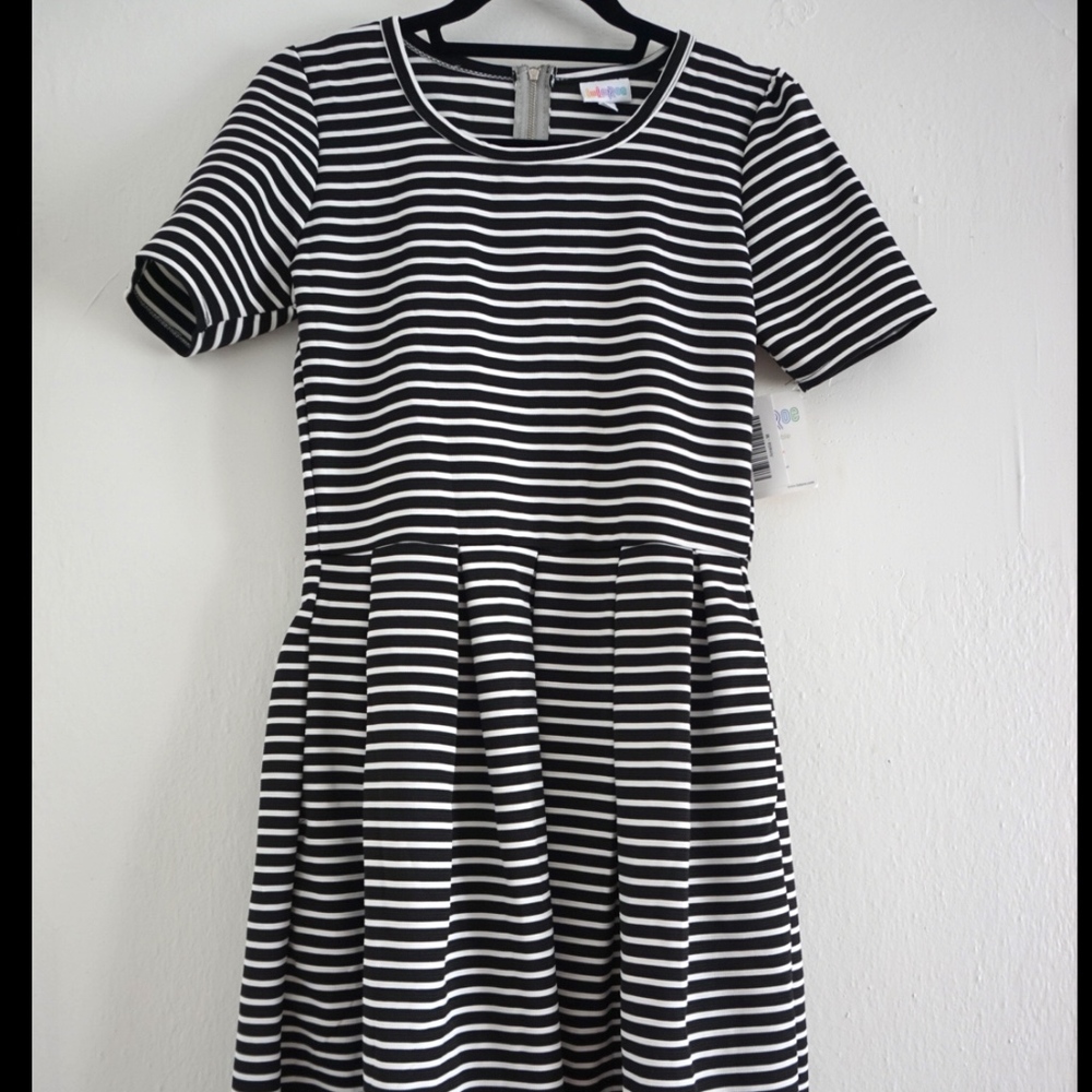 Striped Amelia Dress in black & white (LulaRoe)